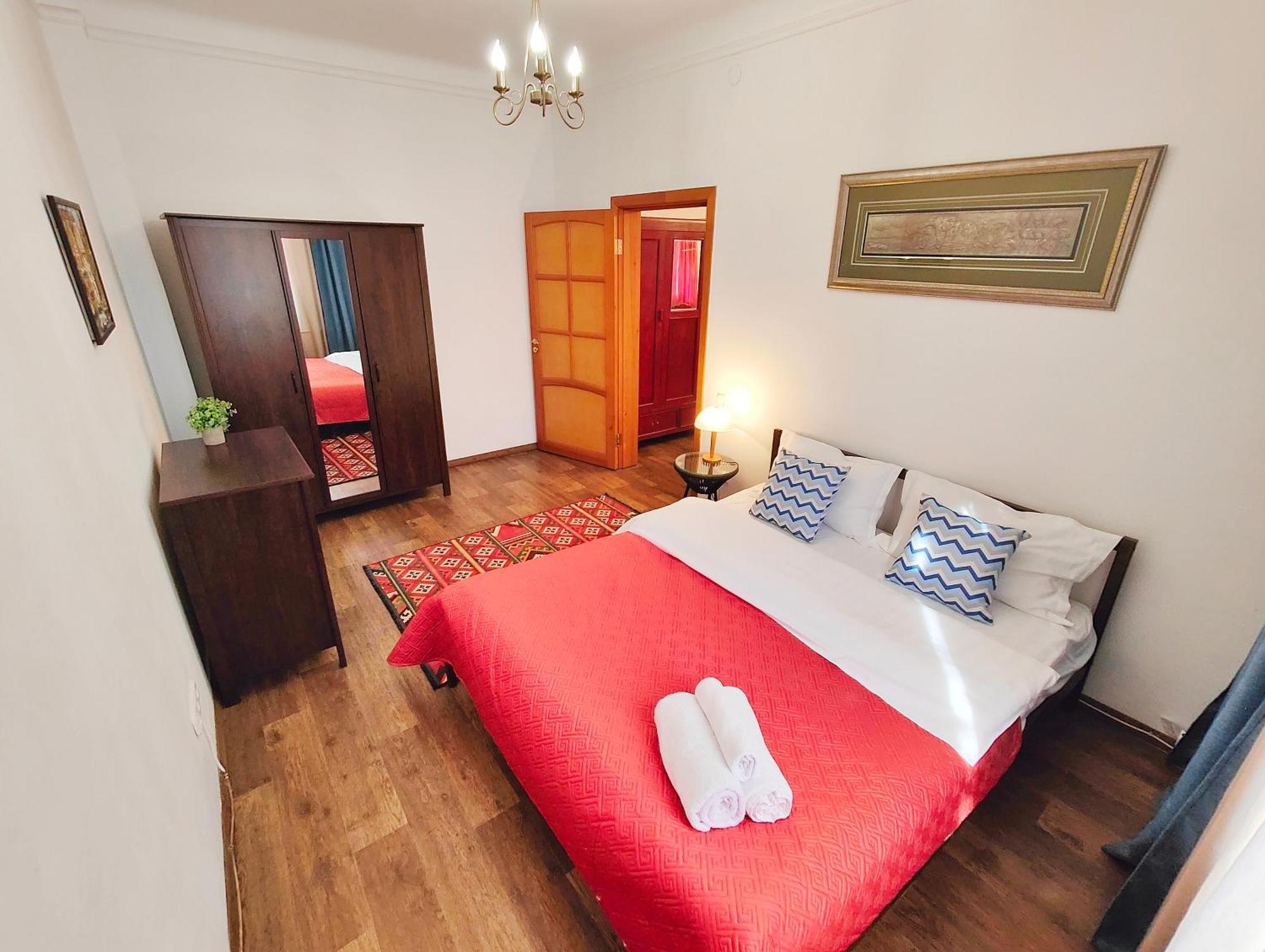 Moon - Tole Bi 45,6 Center Apartment