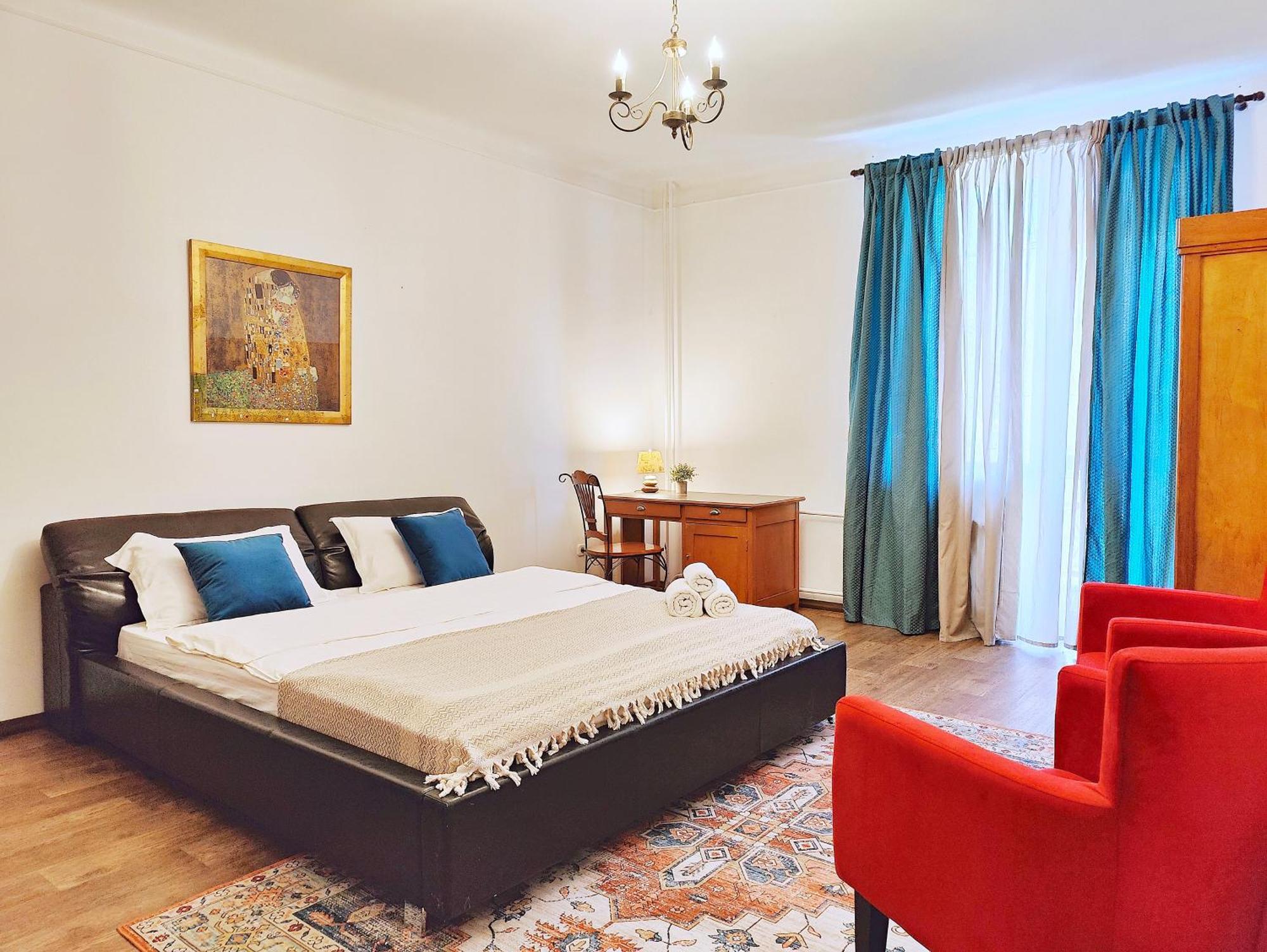 Apartment Moon - Tole Bi 45,6 Center
